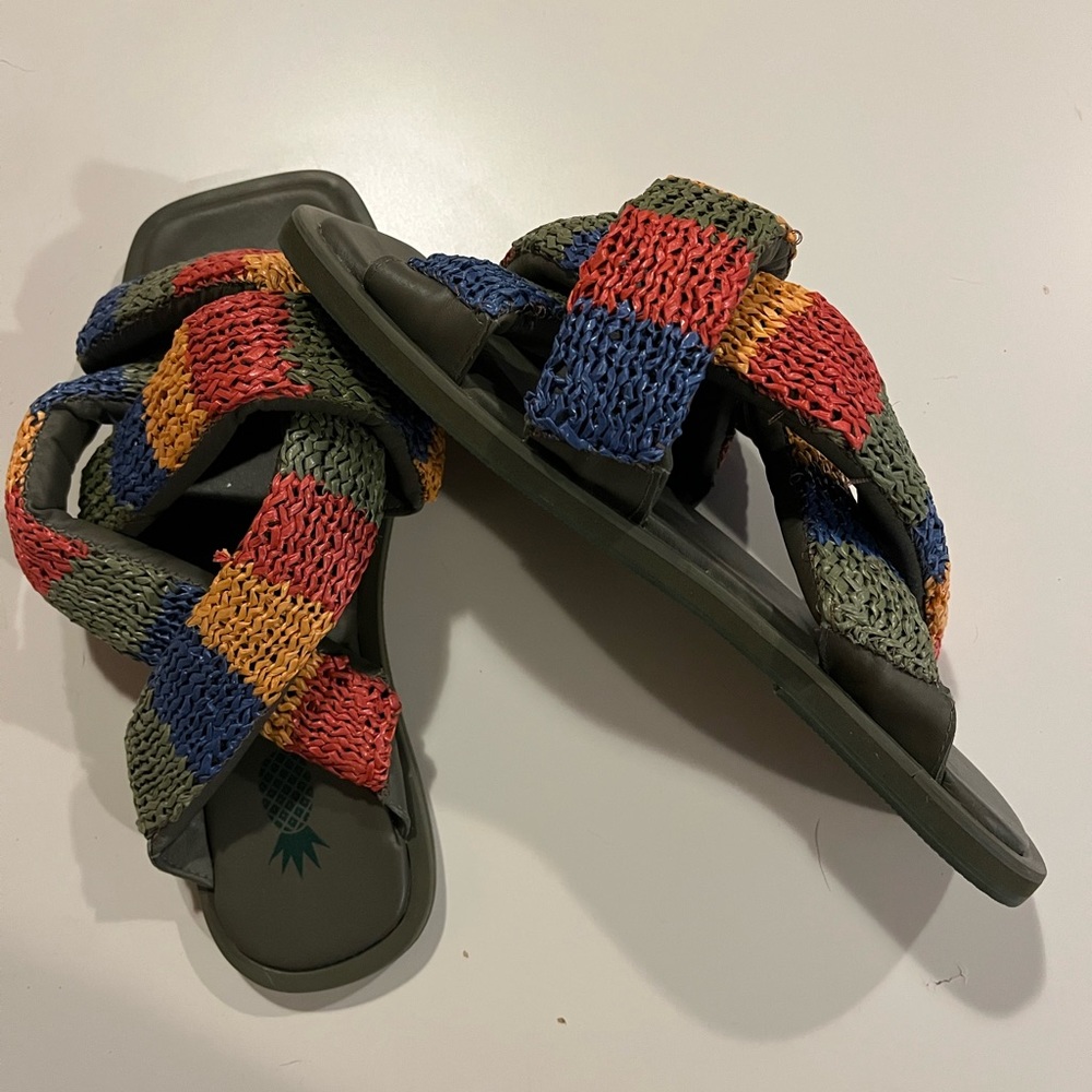 NWOT Farm Rio - Beautiful Rainbow Multicolor Woven Sandal
